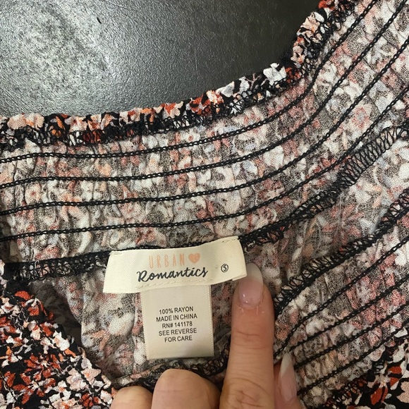 Top - Picture 2 of 2